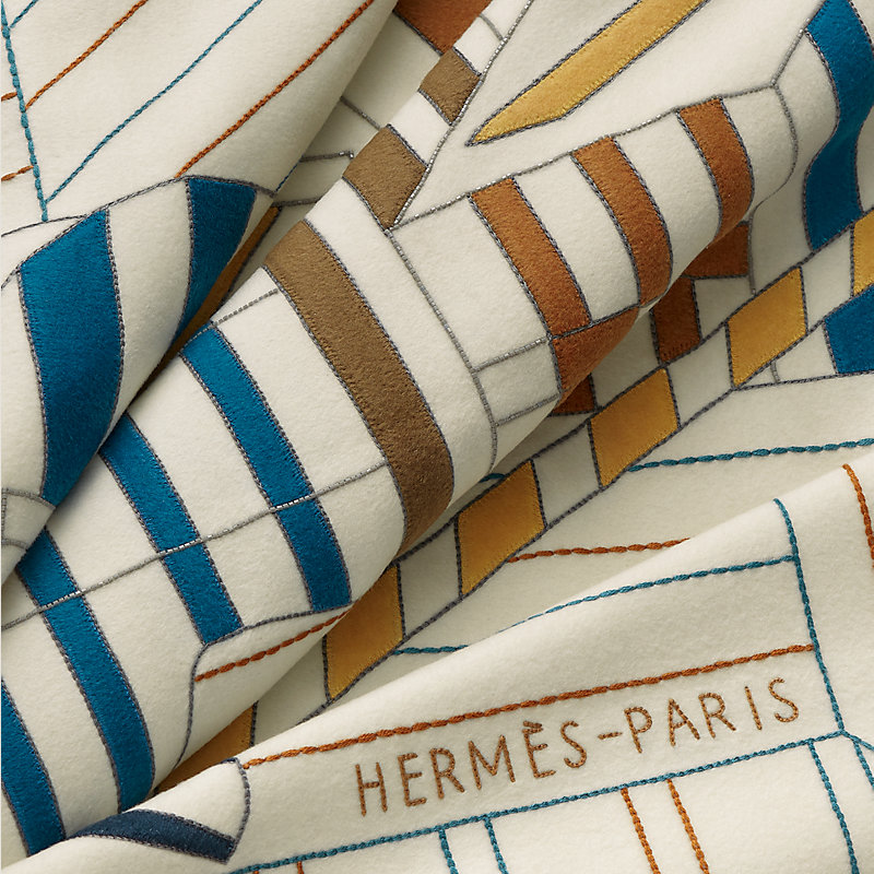 Cheval au Faubourg blanket | Hermès Canada